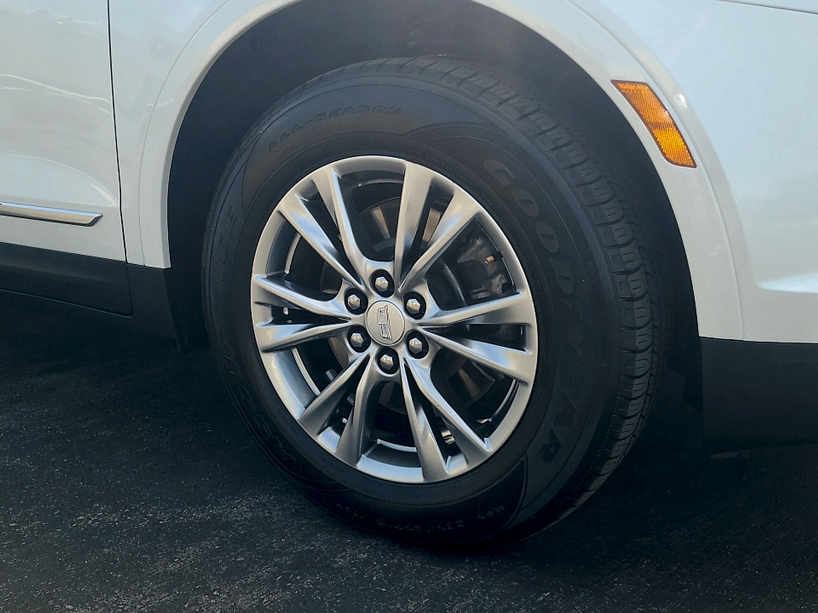 2023 Cadillac XT5 FWD Premium Luxury