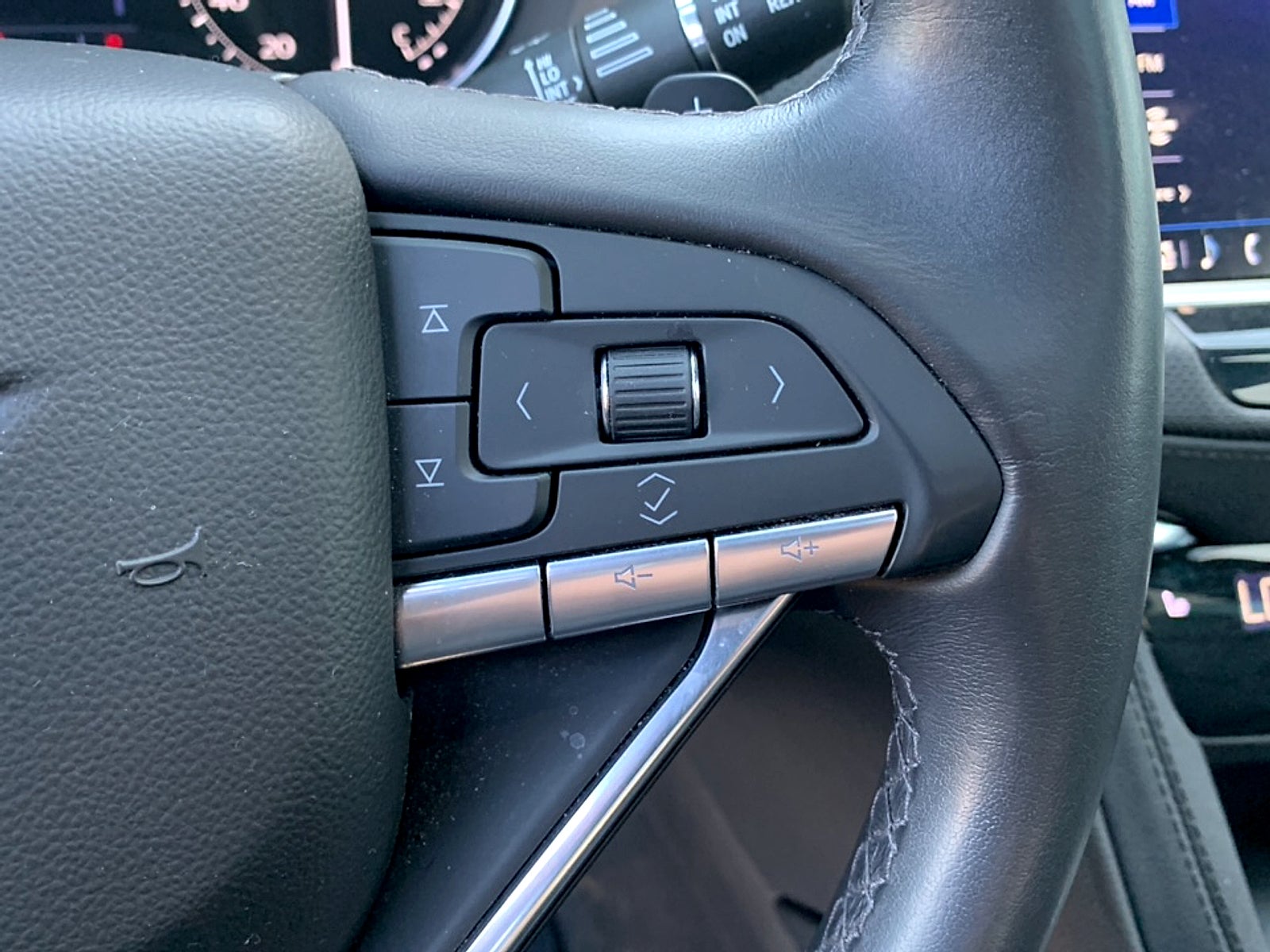 2024 Cadillac XT6 Luxury