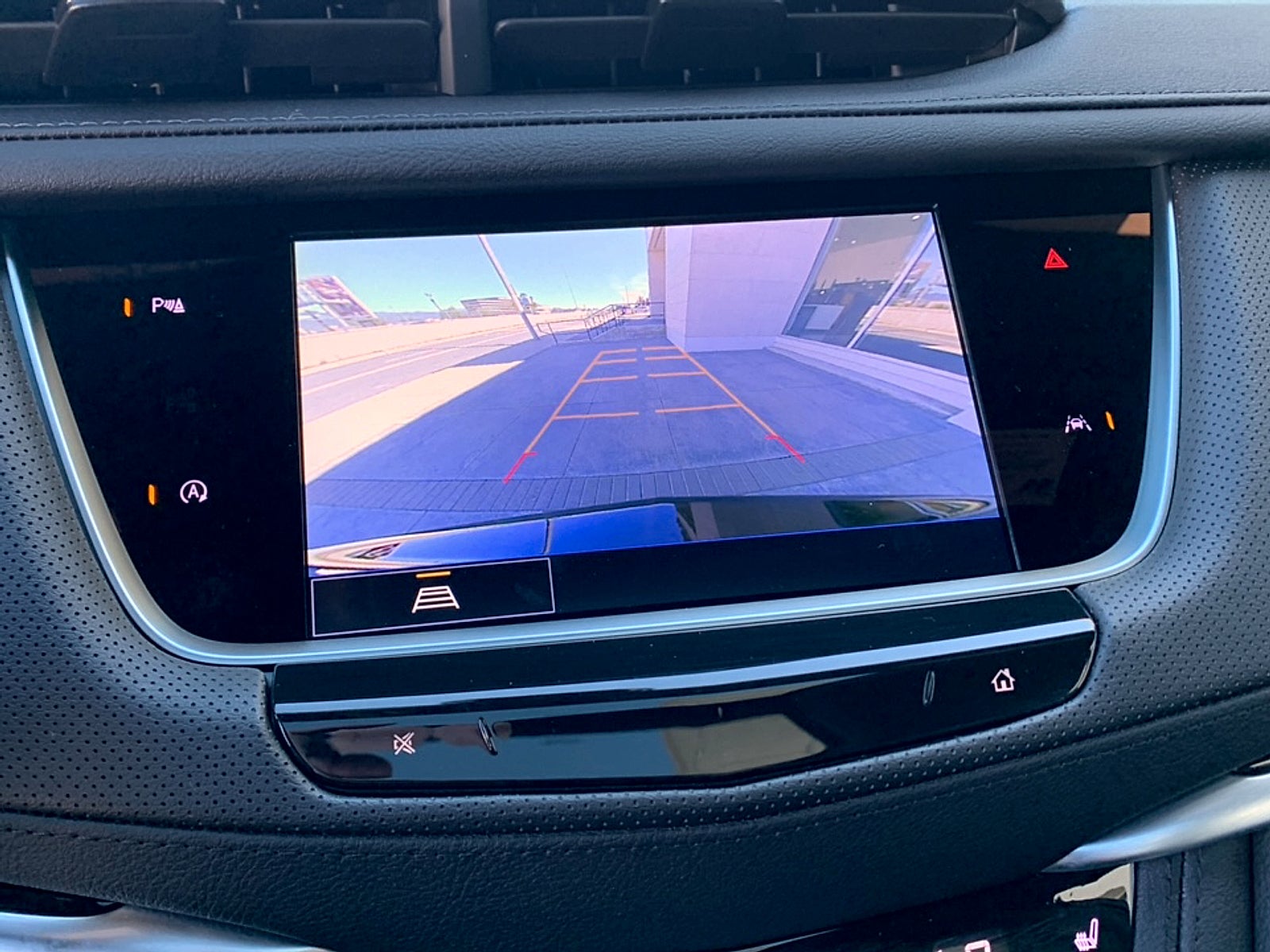 2025 Cadillac XT6 Luxury