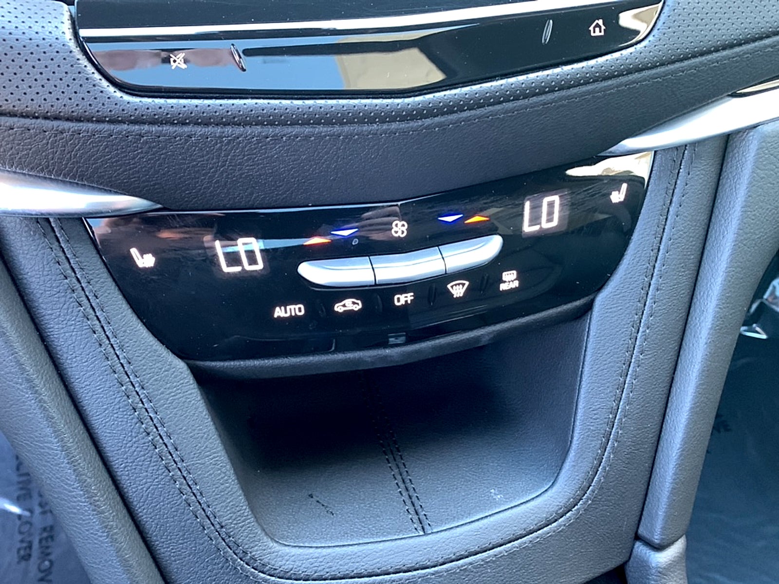 2025 Cadillac XT6 Luxury