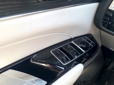 2024 Cadillac LYRIQ Luxury 1