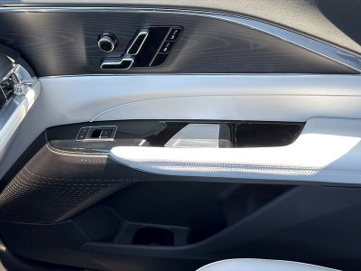 2024 Cadillac LYRIQ Luxury 1