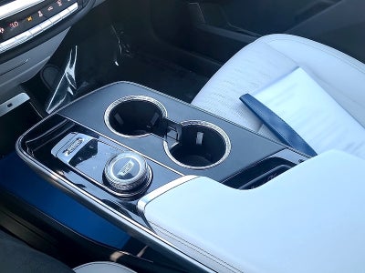 2024 Cadillac LYRIQ Luxury 1