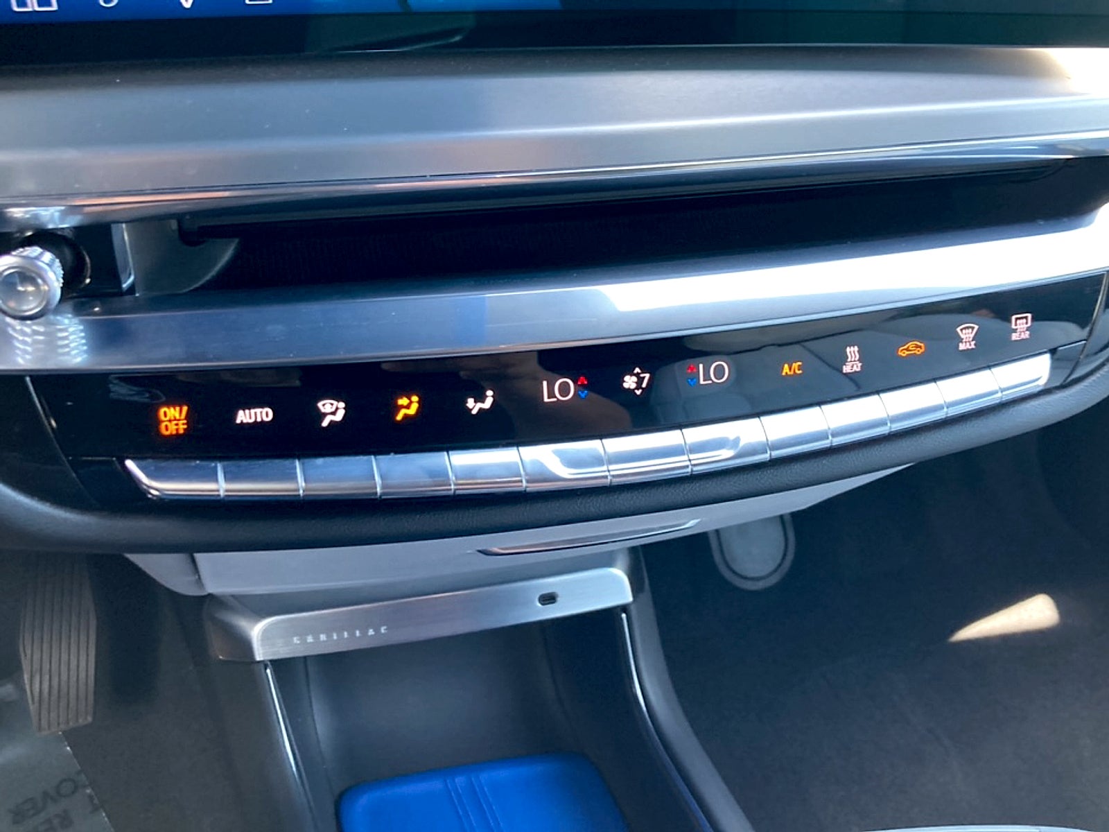 2024 Cadillac LYRIQ Luxury 1