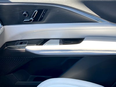 2024 Cadillac LYRIQ Luxury 1