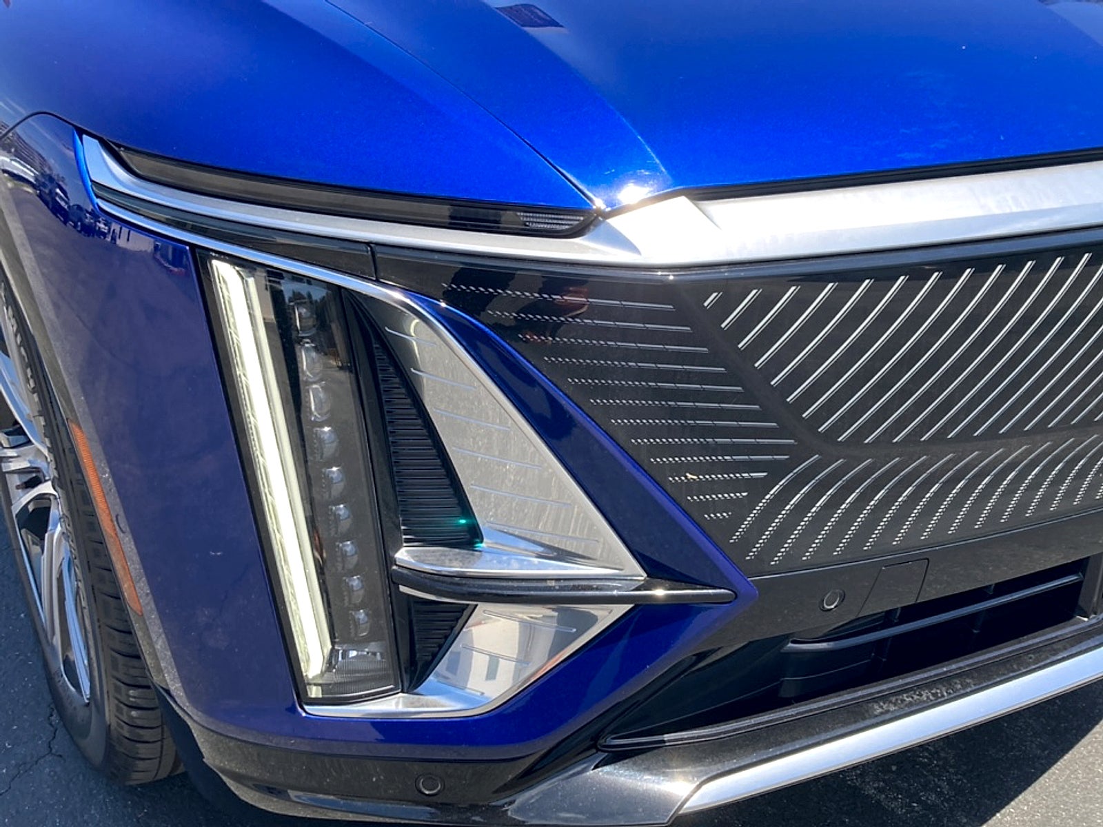 2024 Cadillac LYRIQ Luxury 1