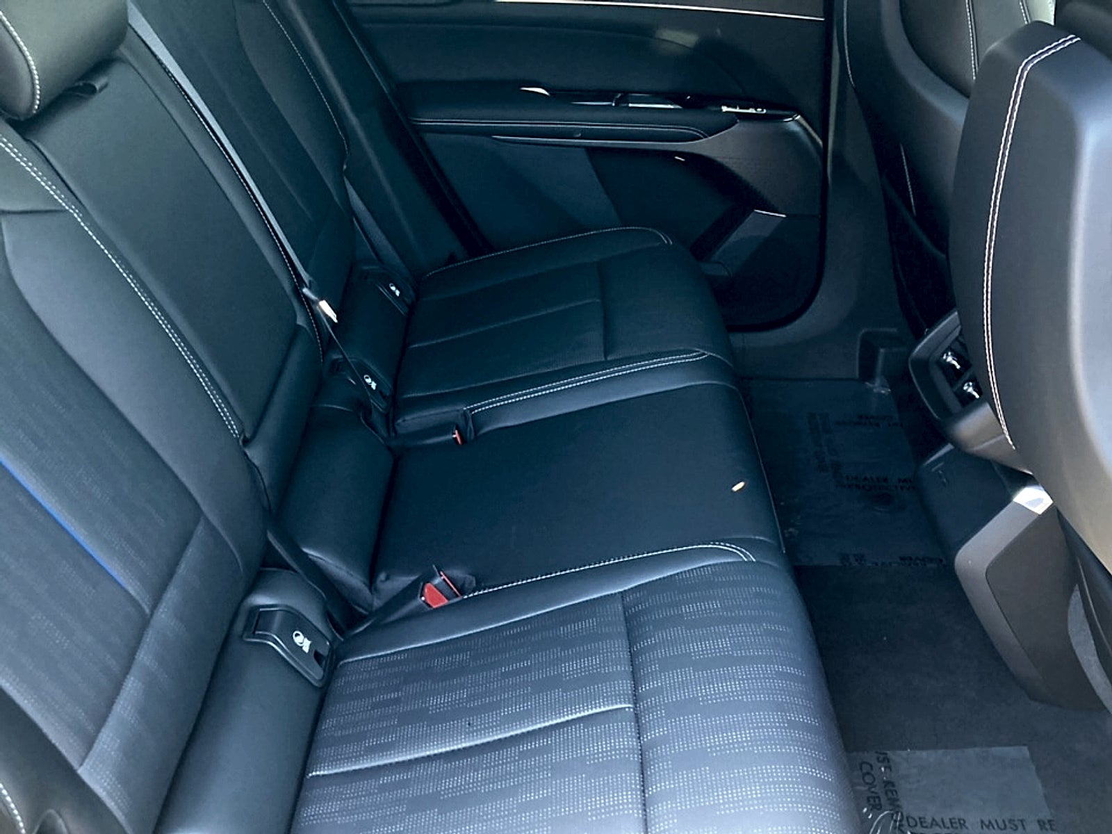 2024 Cadillac LYRIQ Luxury 1