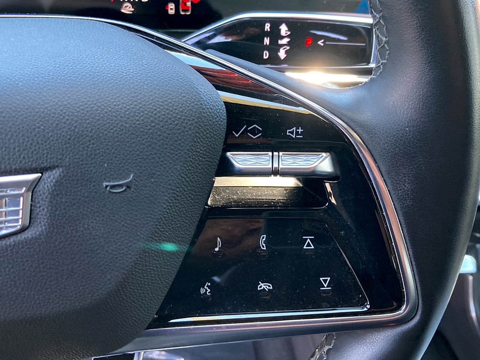 2024 Cadillac LYRIQ Luxury 1