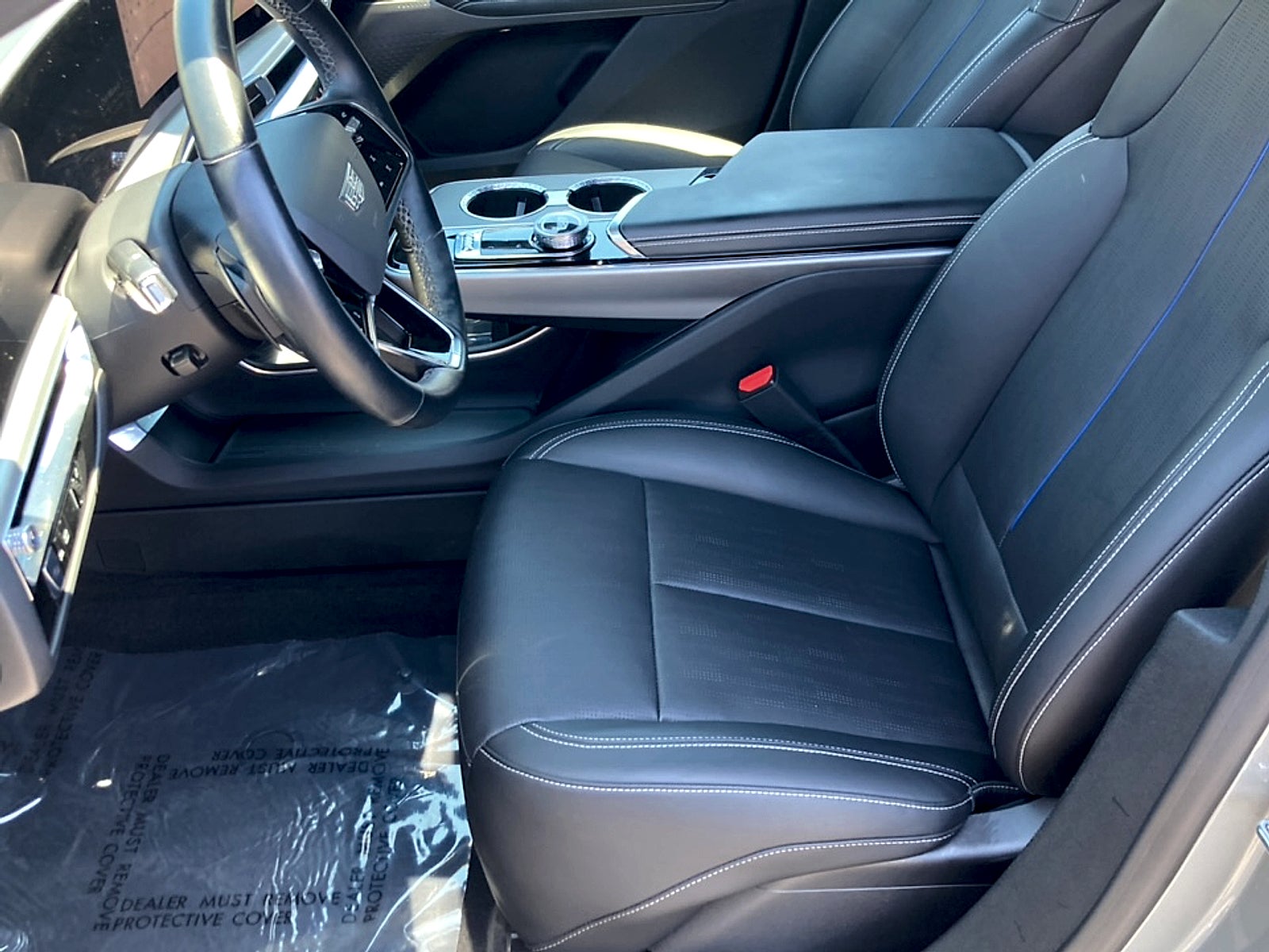 2024 Cadillac LYRIQ Luxury 1