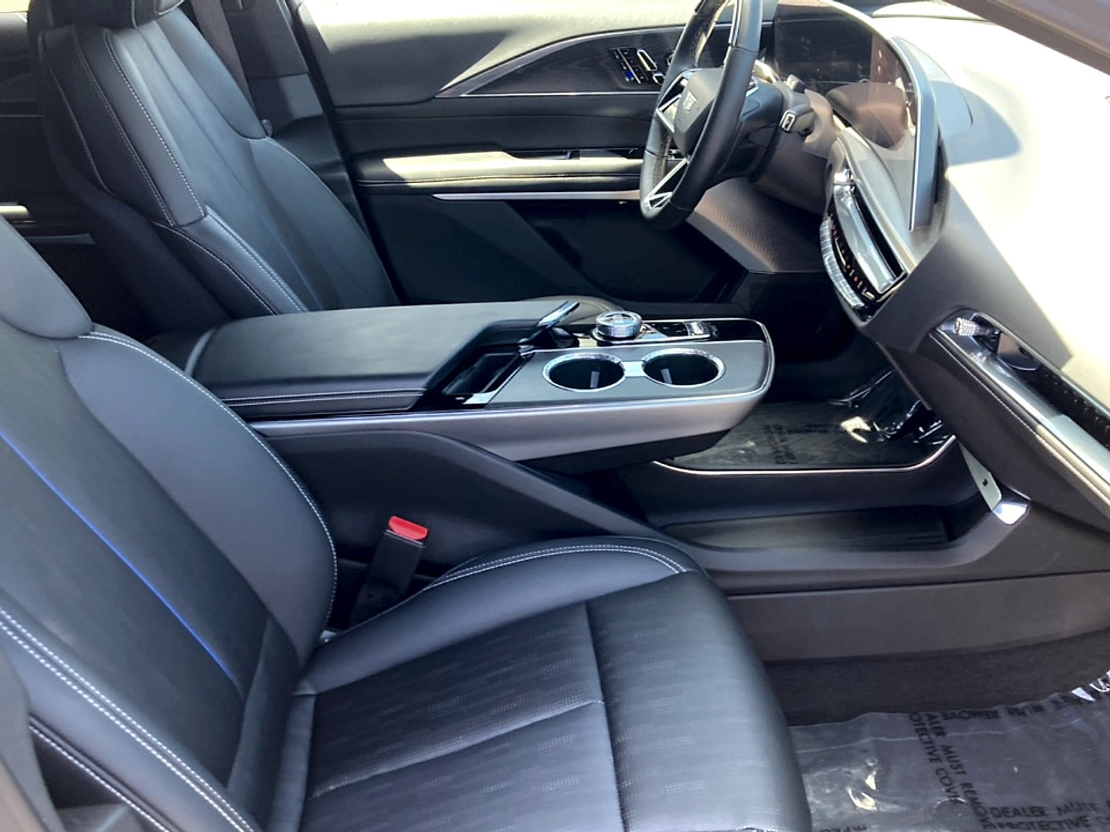 2024 Cadillac LYRIQ Sport 2