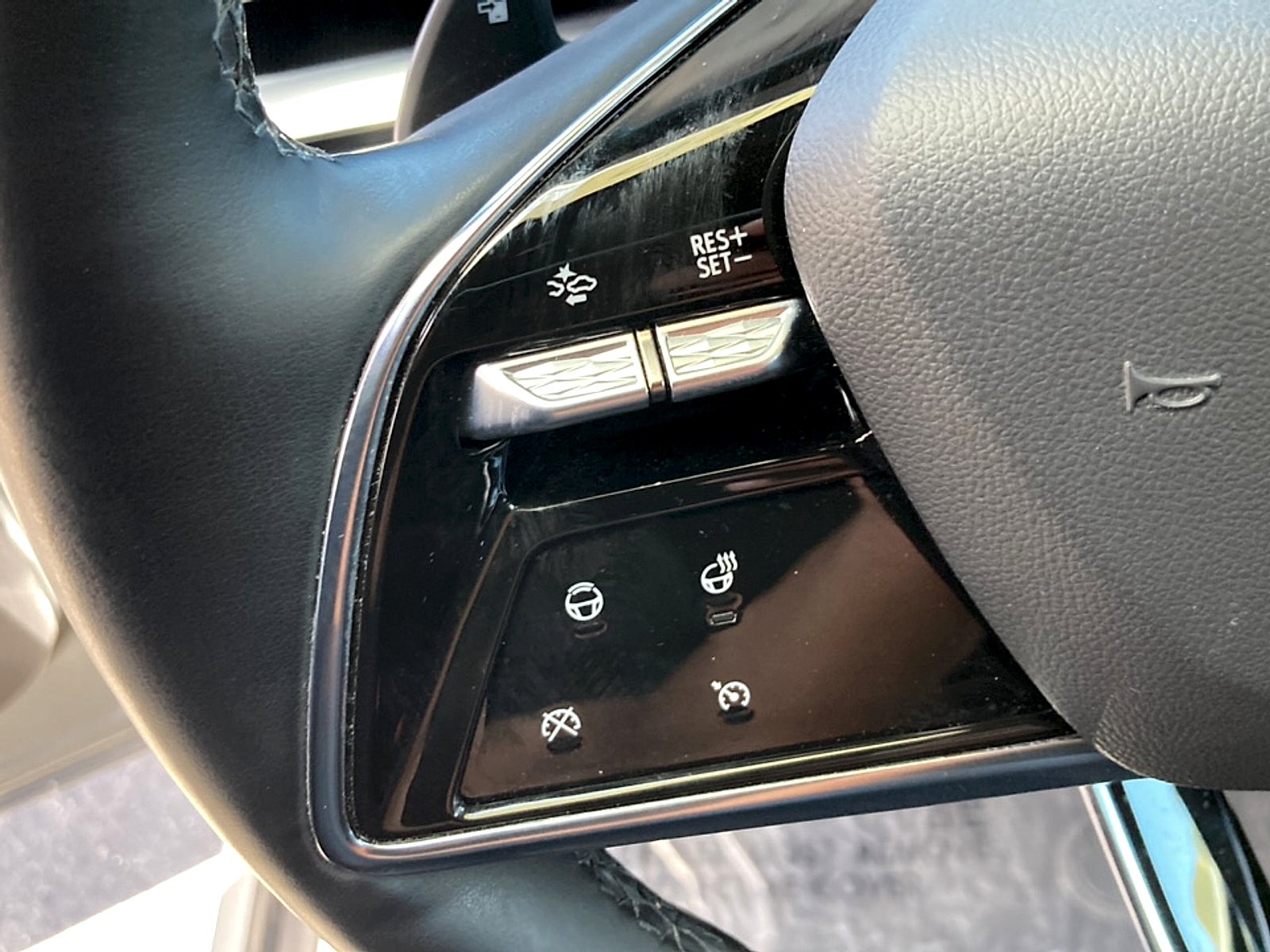 2024 Cadillac LYRIQ Sport 2