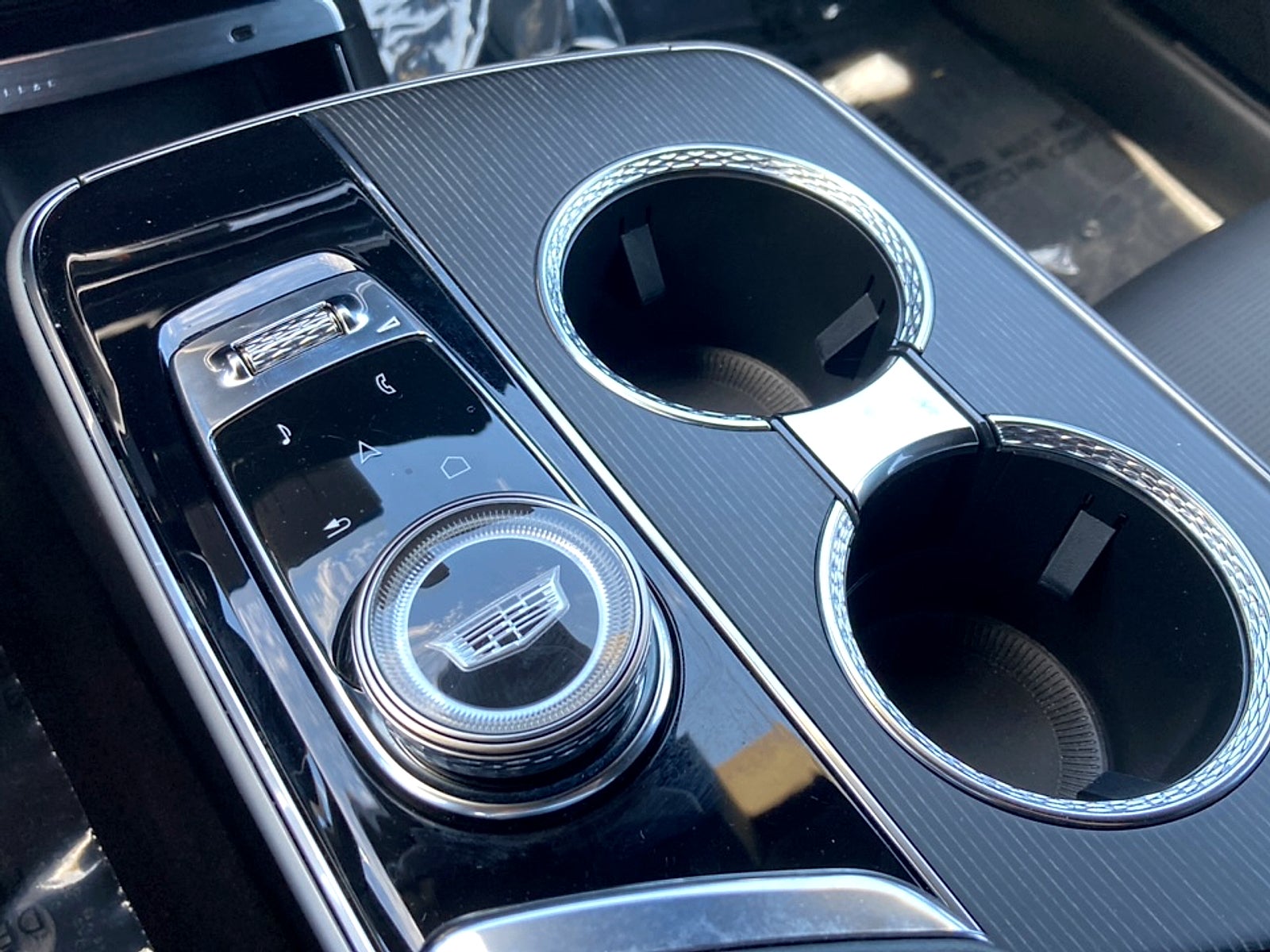 2024 Cadillac LYRIQ Sport 2