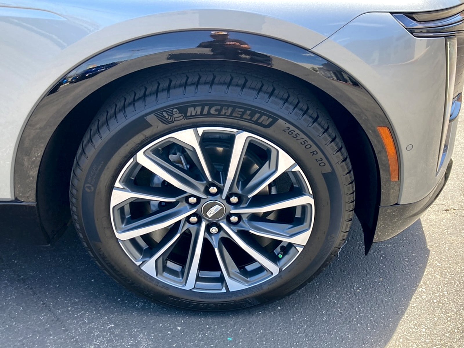 2024 Cadillac LYRIQ Sport 2