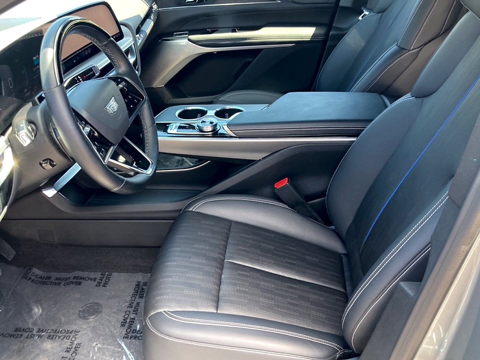 2024 Cadillac LYRIQ Sport 2